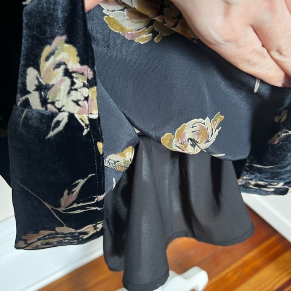 J. Jill Pure Jill Elements Velvet Floral Short Sleeve Black Swing Style Dress- M - Picture 7 of 11